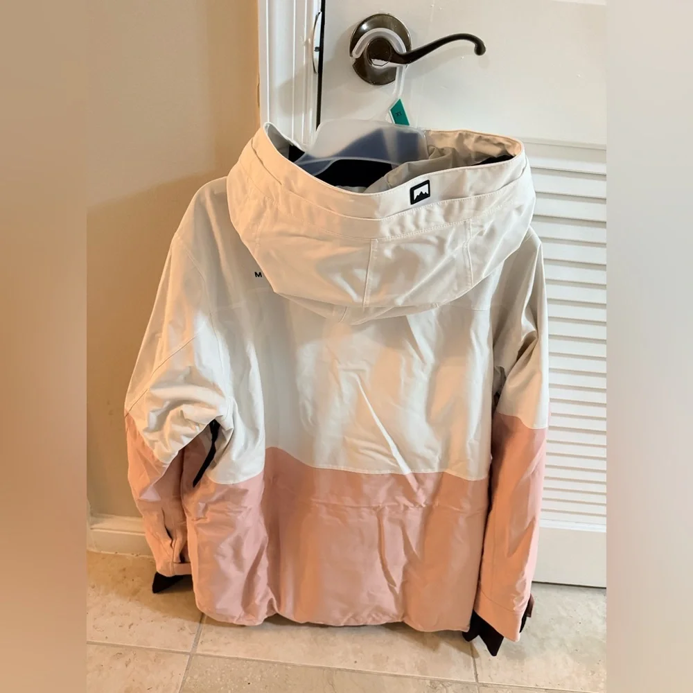 Montec Woman’s  Ski Jacket. - Picture 4 of 6